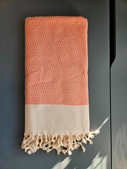 Wielofunkcyjny turecki bawełniany Peshtemal 100x180 kremowo koralowy