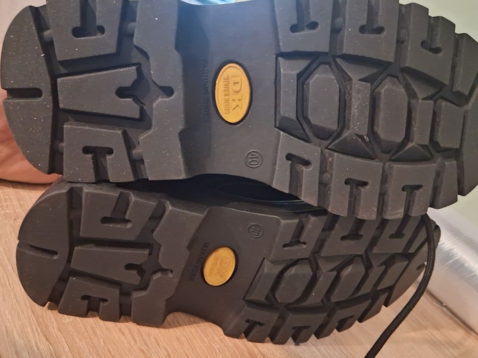 Buty zimowe skórzane Nowe.40