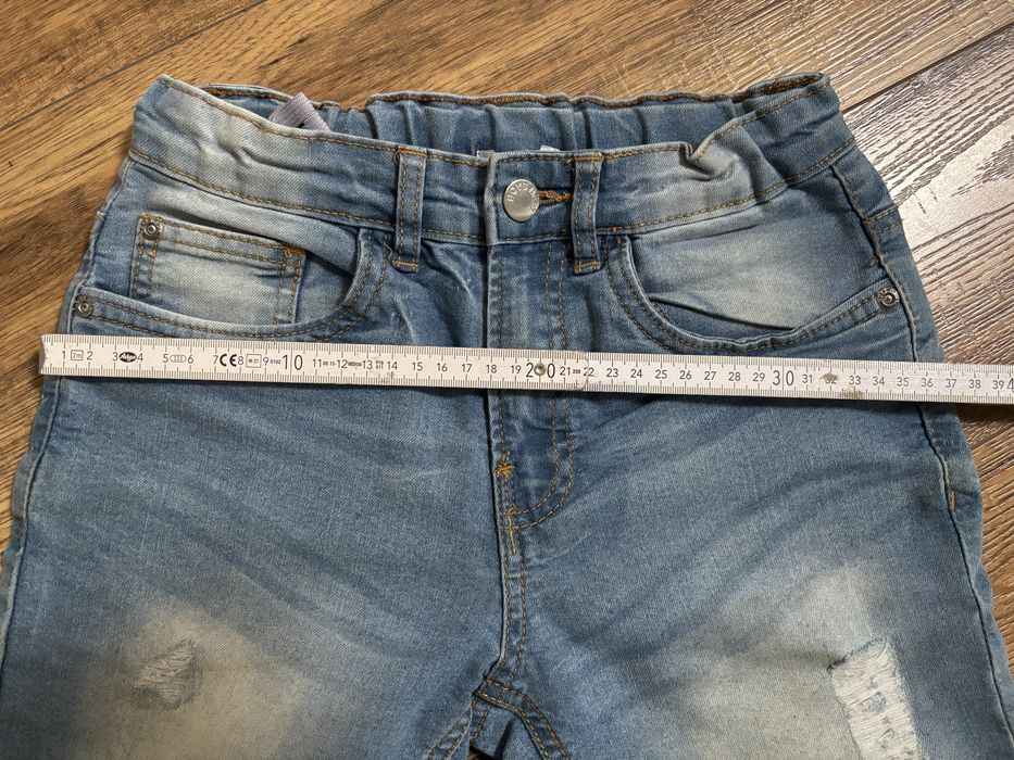 Krótkie spodenki jeansowe rozm.146 Boys