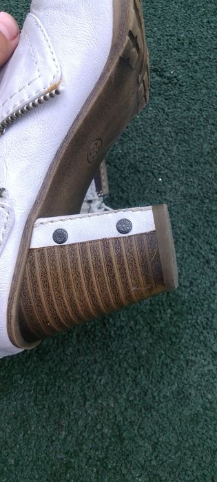 Шкіряні чобітки жіночі