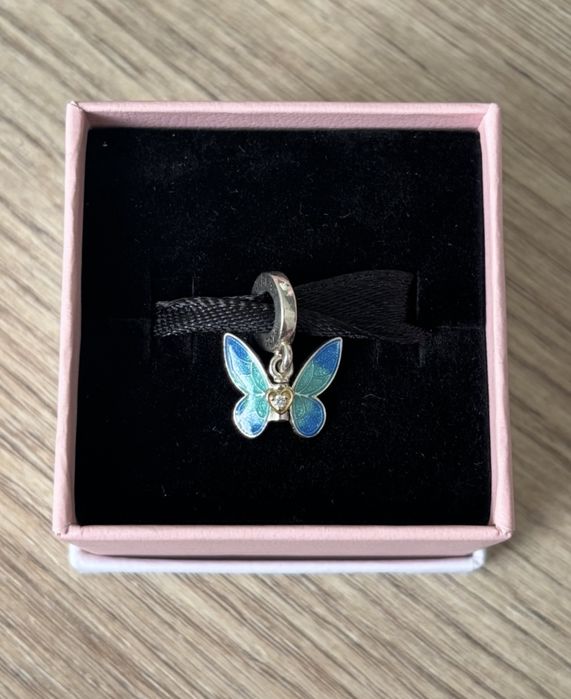 Pandora Motyl dwustronna zawieszka klubu 2024 z diamentem syntetycznym charms emalia srebro 925