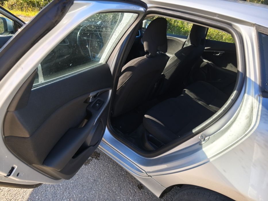 Volvo V40 2.0 D2 Momentum 2016 - Poucos kms