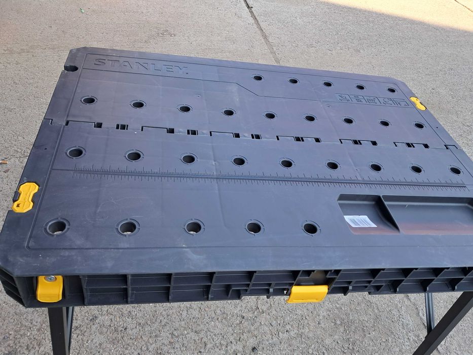 Stol Stanleya monterski