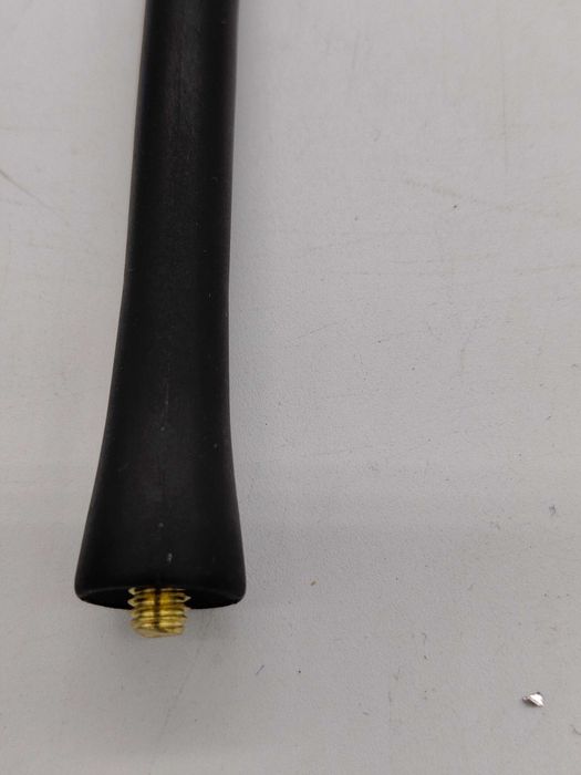 Antena samochodowa wkręcana