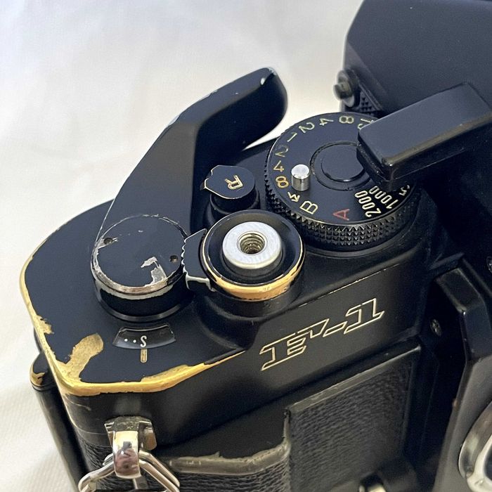 Aparat analogowy Canon New F-1 - Body