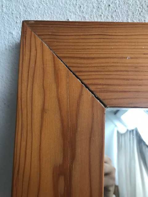 Espelho em madeira maciça Pinho