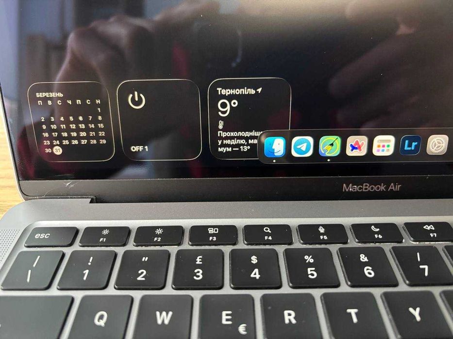 MacBook Air 13" M1 8/256 A2337