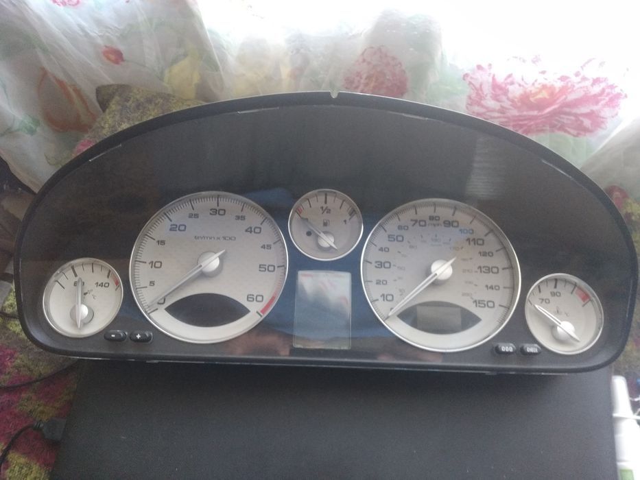 Приборка Панель приладів Пежо