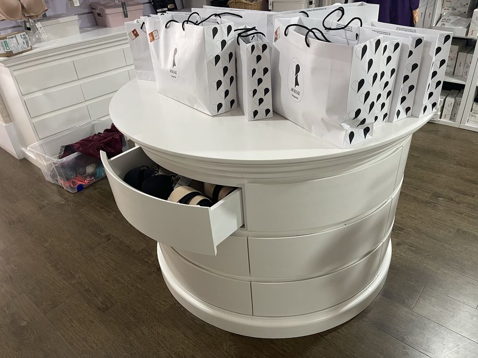 Movel de centro de loja