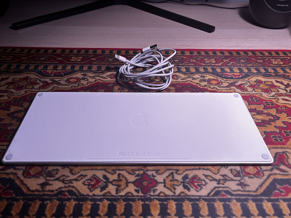 Apple Magic Keyboard – Bluetooth + pudełko