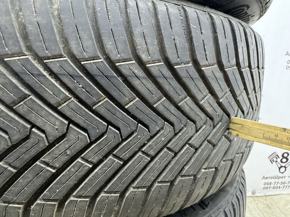 Гума Continental AllSeasonContact 215 45 R18 Р18 резина комплект літня