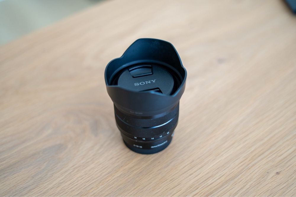 Sony 10-18mm f/4 OSS (APS-C | Montagem E) – Excelente Estado