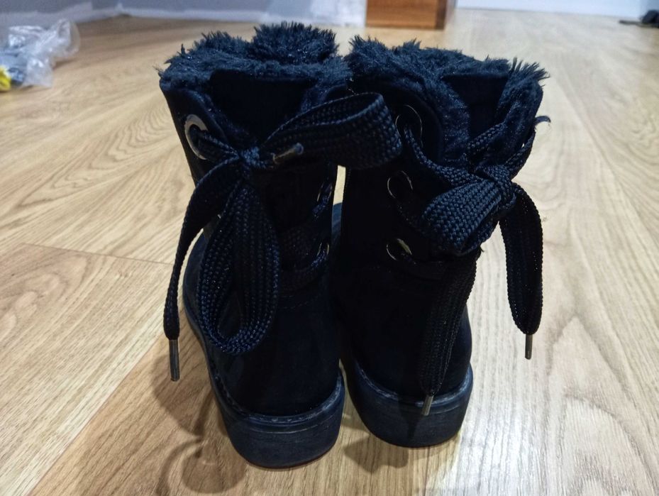 Czarne ocieplane buty zimowe Deichmann 37