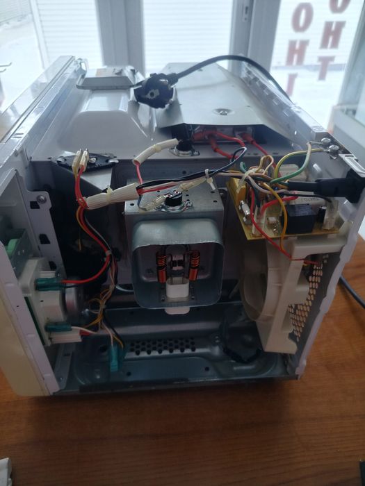 Запчастини робочі на мікроволновку