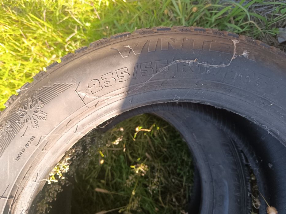 Opony zimowe 235/55 r17 Tigar
