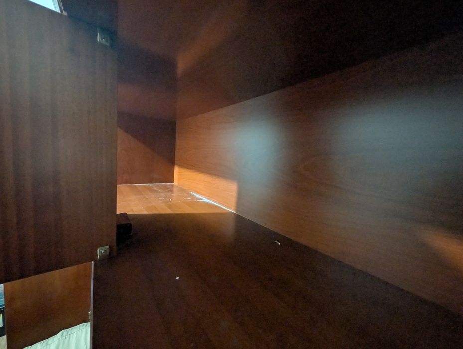 Cama de Casal Clássica em Madeira Tom Cerejeira + Estrado