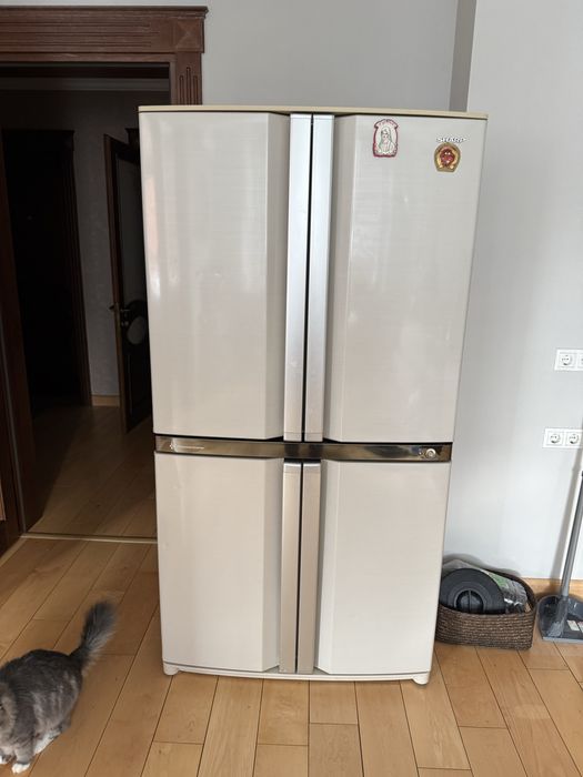 Холодильник Sharp