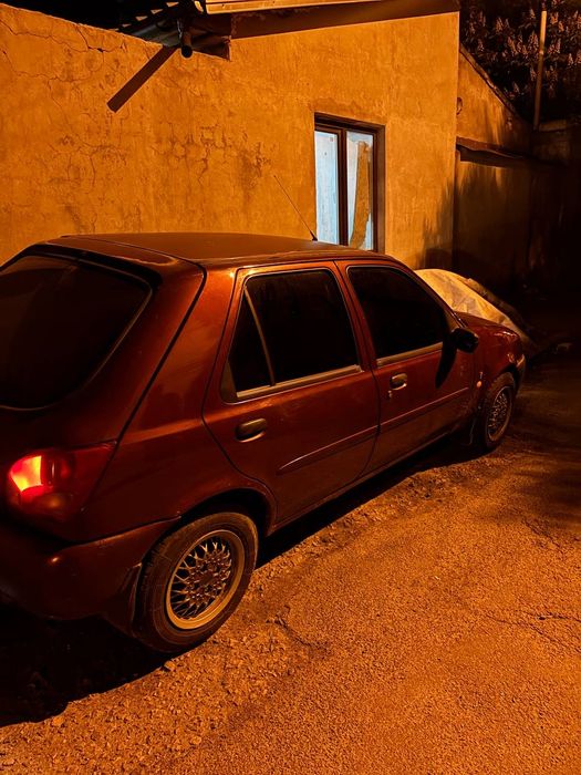 Ford fiesta MK4 Огонь за свои деньги !!!