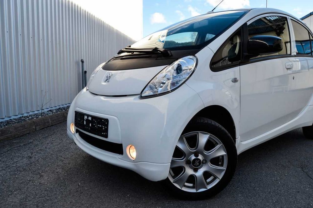 Peugeot iOn 2015 без ДТП, рідний пробіг, два комлпекти дисків і ключів