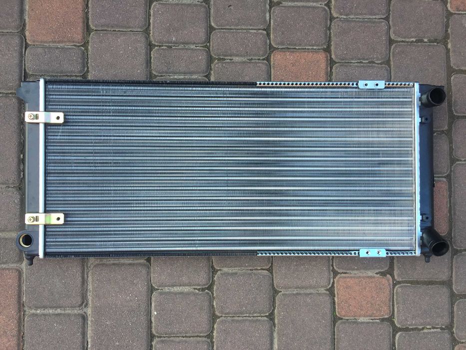 Радиатор Volkswagen Golf 2 Jetta 1.6 TD VW Golf II