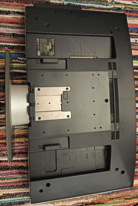 TV LCD Sony WEGA 26” – Vintage – Com comando e cabos – A funcionar