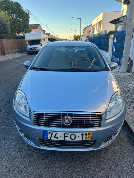 Carro Fiat Linea