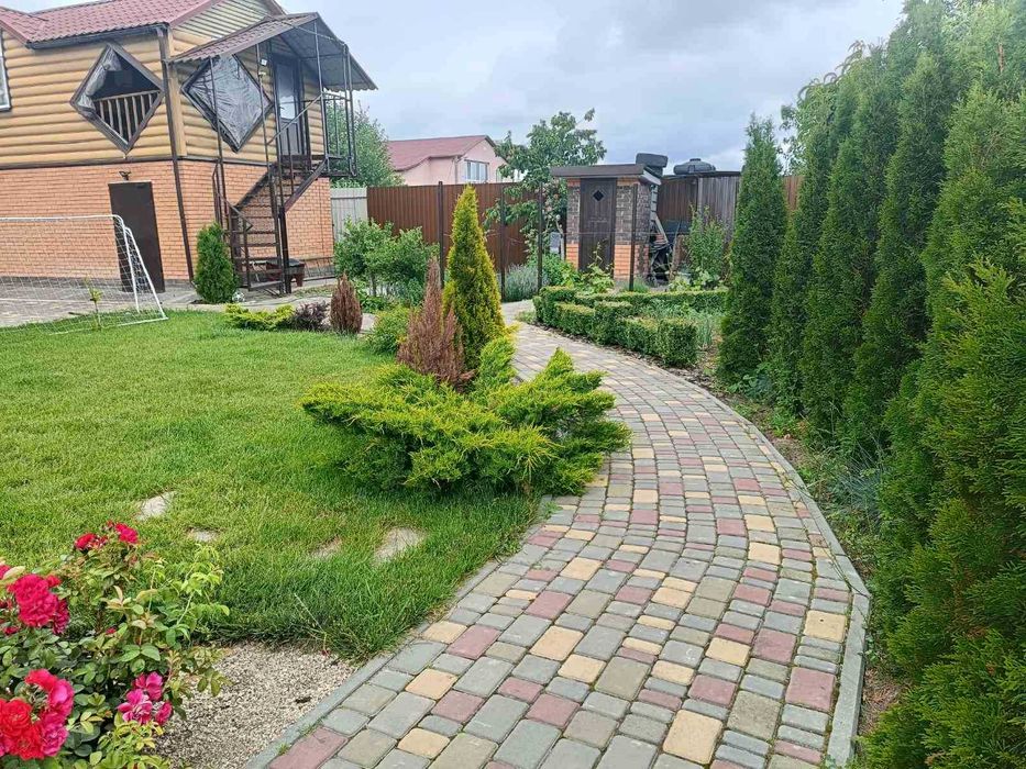 Двоповерховий сучасний будинок. р-н  Яр