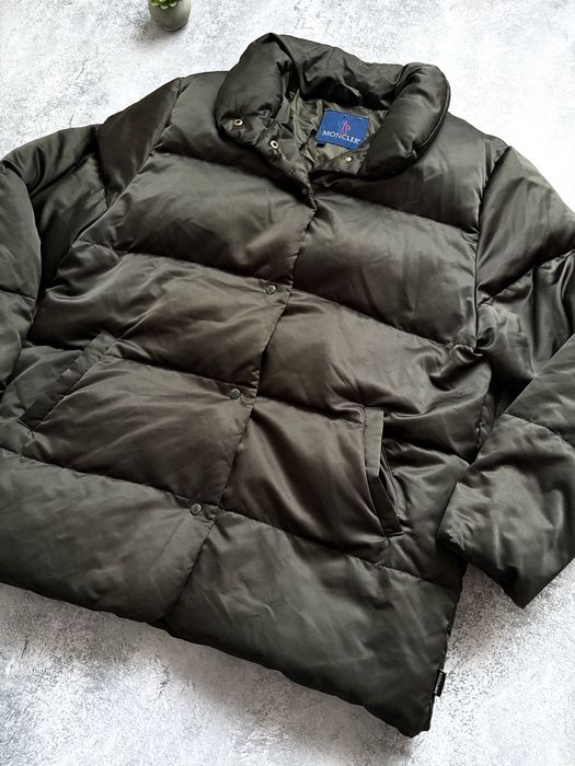Жіночий пуховик Moncler