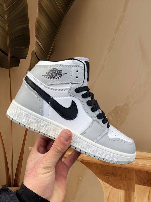 Стильные кроссовки для города и спорта