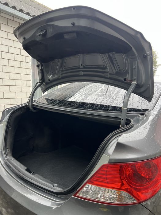 Хюндай Акцент в отличном состоянии