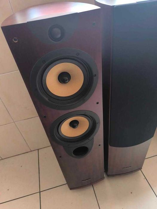 Colunas grandes Wharfedale Pacific EVO-30, em madeira em excelente estado.