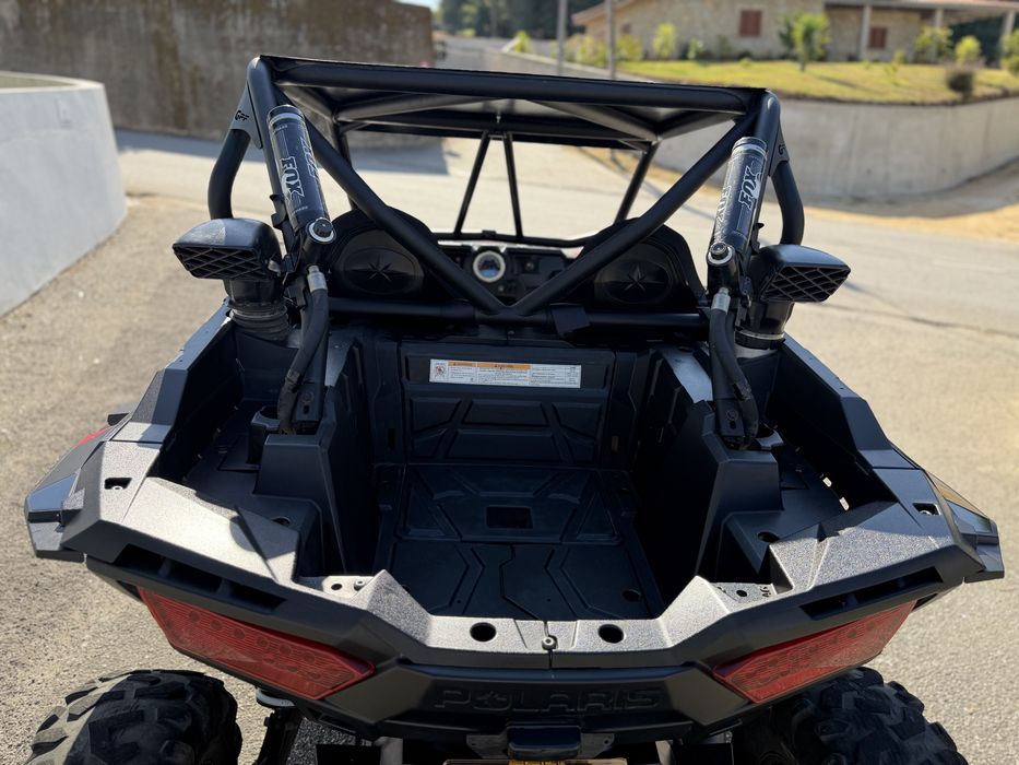 Polaris RZR XP 1000 TURBO - NACIONAL