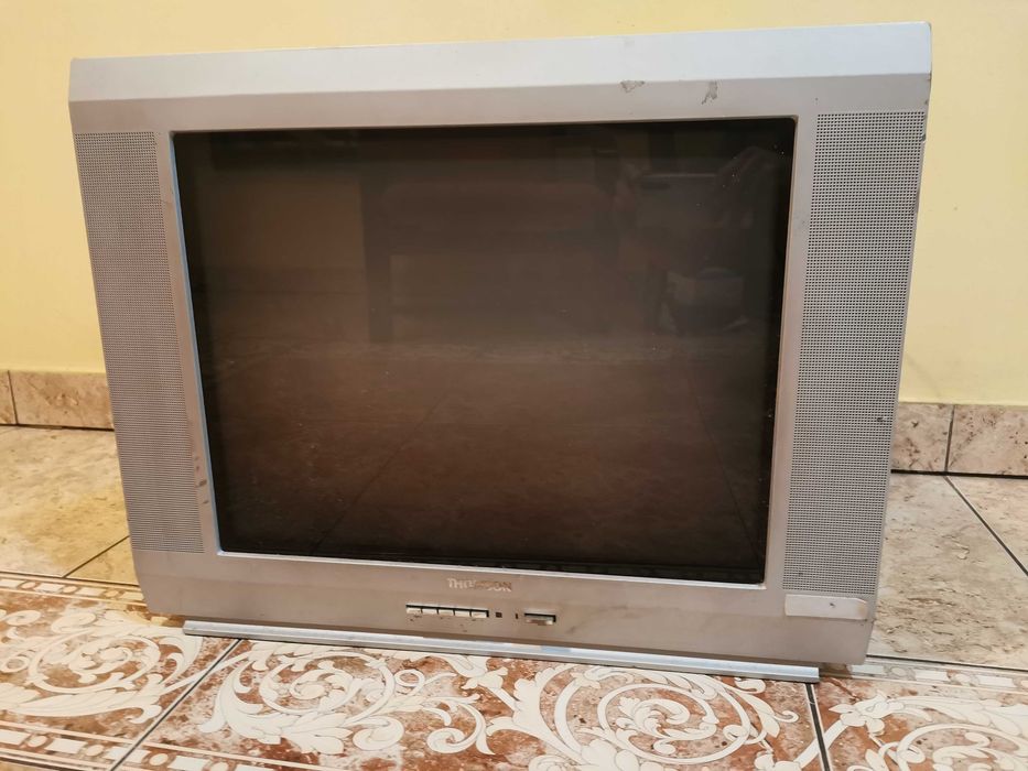 Telewizor CRT Thomson 21" Płaski Ekran 4:3 | Idealny do Retro Gier / PS1 / PS2