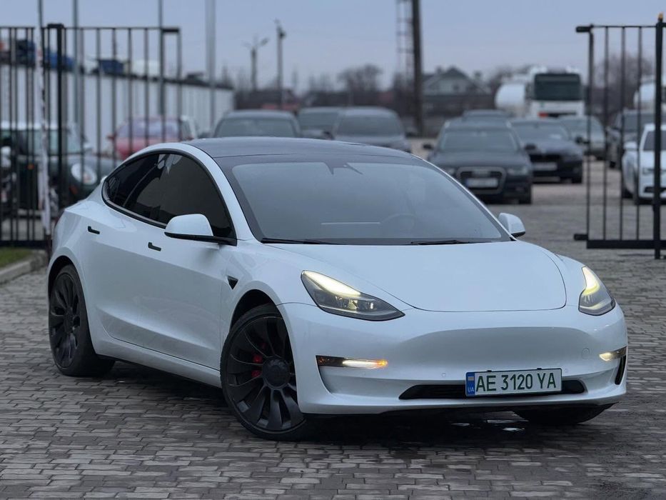 Tesla Model 3 Performance