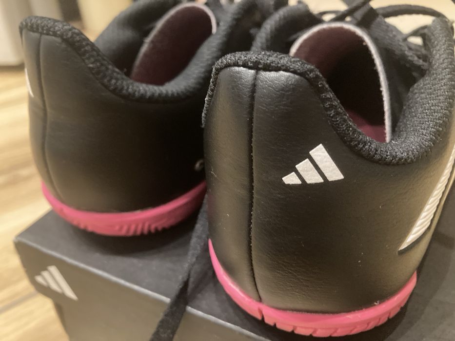 Buty halówki - do piłki nożnej, 36,5