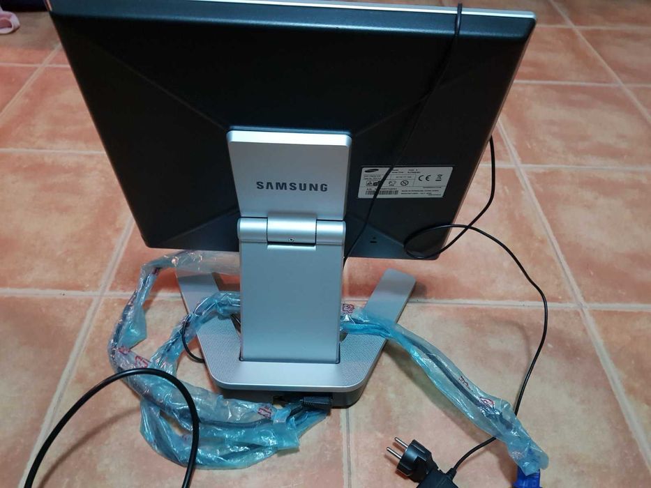 Монітор 17" Samsung 721S RL17ASQS Чорний-Сріблястий / Самсунг б/у