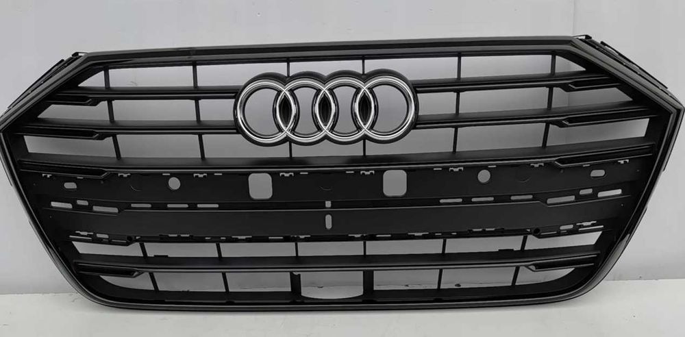 Решітка на бампер Audi A8 дорест