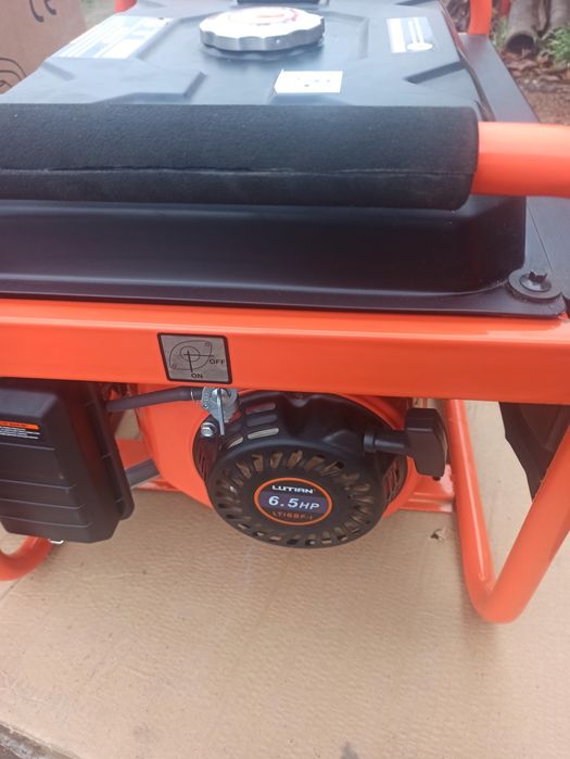 Бензиновый генератор