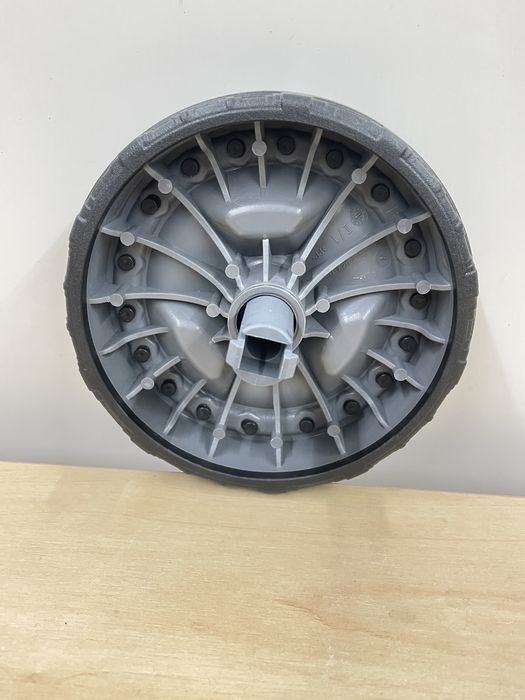 Koła tylne zbiornika odkurzacza piorącego Karcher Puzzi 8/1 , 10/1