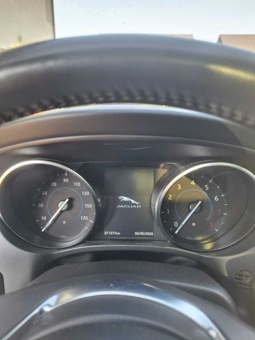 Jaguar F-Pace samochód