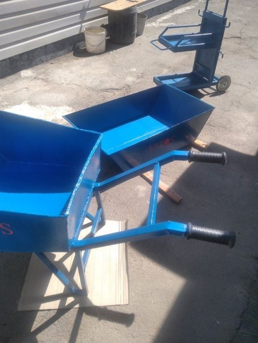 Продам добротну міцну садову тачку