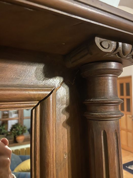 Stare lustro z wymienioną taflą