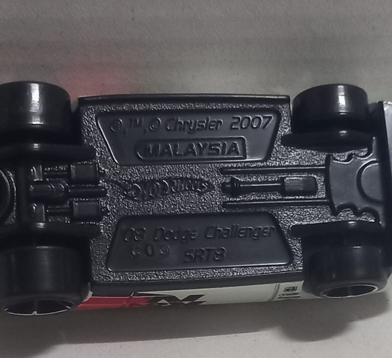 08 Dodge challenger SRT8 hot wheels