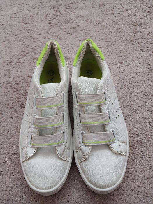 Кросівки підліткові