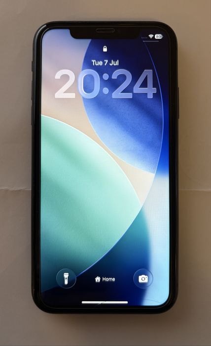 Iphone 11 - in perfect condition (tempered glass screen protector in place)