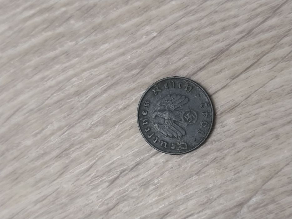 Монета  б/у Третьего Рейха 10 пфеннигов 1942 г.
Добавлено: 2023-11-28