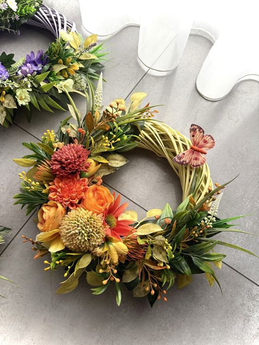 Wiosenne wianki na drzwi