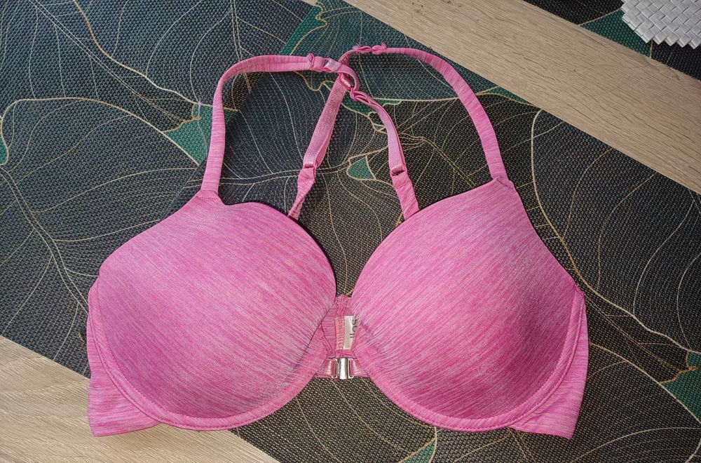 Biustonosz  rozowy fajny tyl 75 c