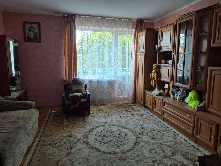 Продаж 4-кімнатної квартири на вул. Грушевського