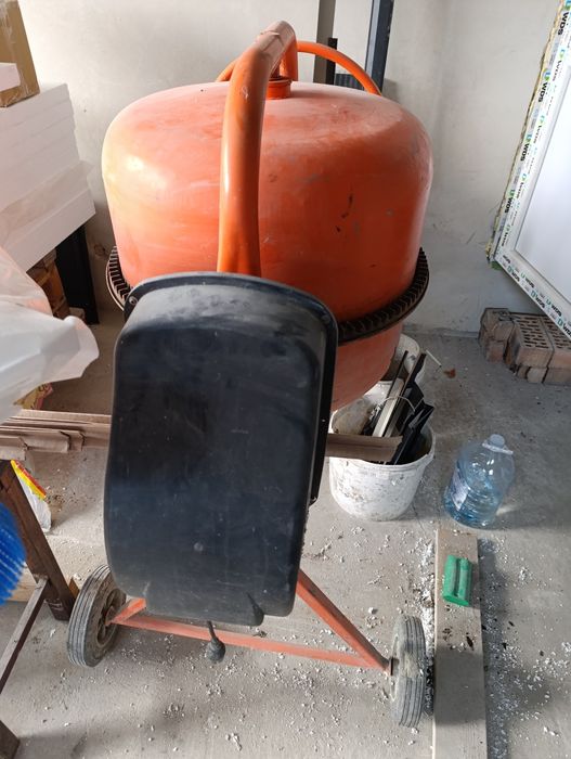 Продам бетонозмішувач